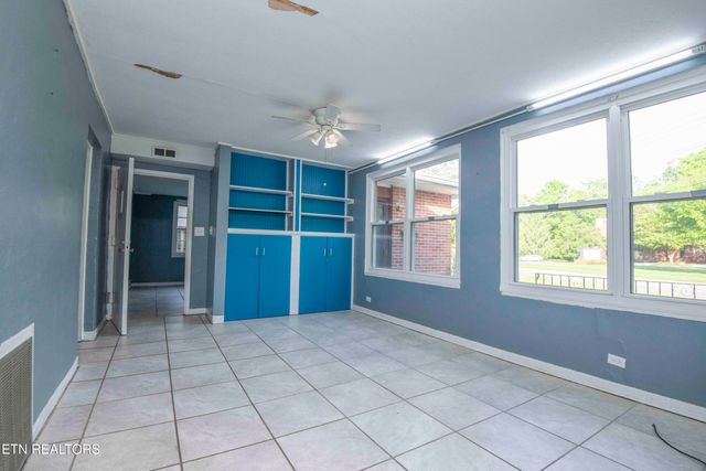191 Manhattan Ave, Oak Ridge, TN 37830