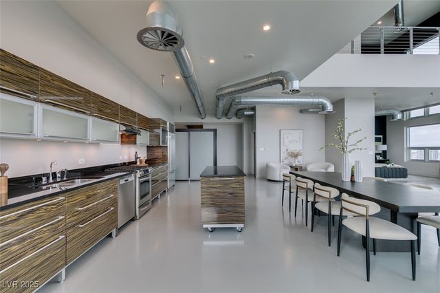 200 Hoover Avenue 2109, Las Vegas, NV 89101