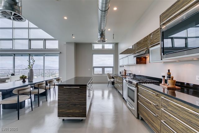 200 Hoover Avenue 2109, Las Vegas, NV 89101