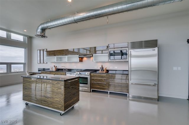 200 Hoover Avenue 2109, Las Vegas, NV 89101