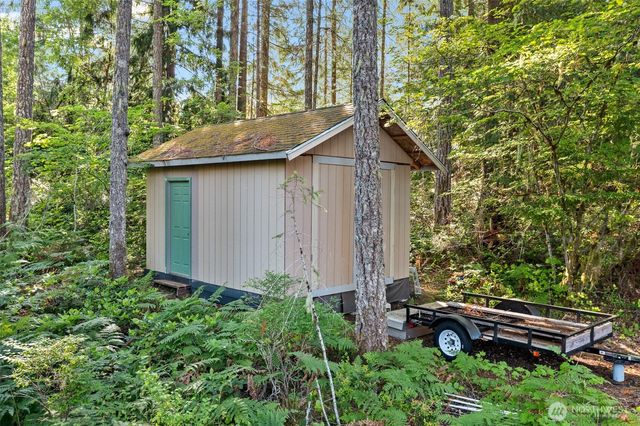 531 N Fairway Drive W, Hoodsport, WA 98548