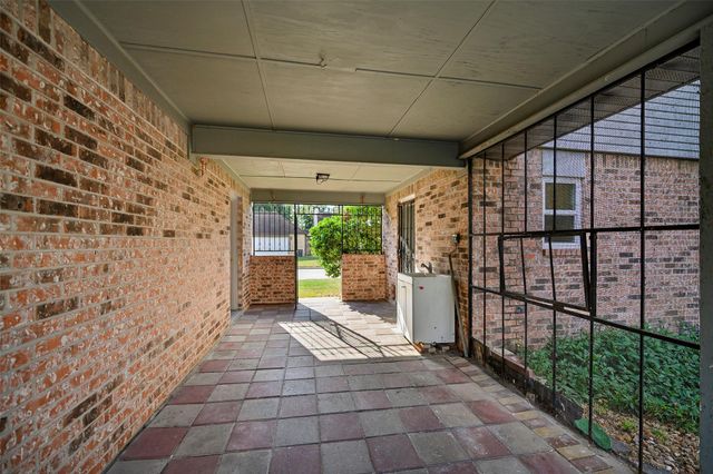 4735 Charade Drive, Houston, TX 77066