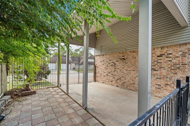 4735 Charade Drive, Houston, TX 77066