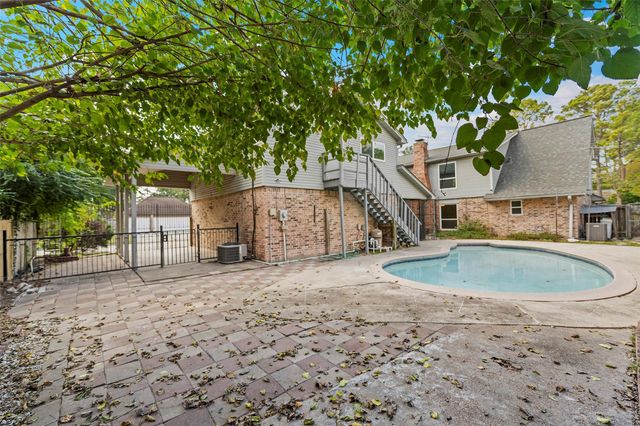 4735 Charade Drive, Houston, TX 77066