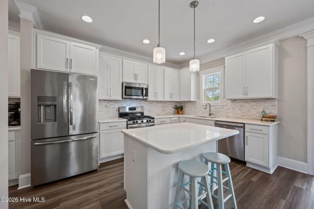 37 Lyford Cay Court, Hampstead, NC 28443