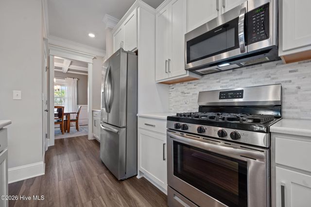 37 Lyford Cay Court, Hampstead, NC 28443