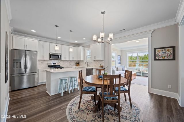 37 Lyford Cay Court, Hampstead, NC 28443