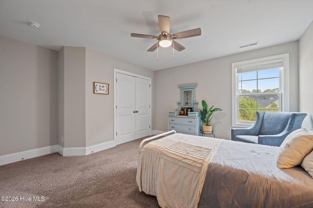 37 Lyford Cay Court, Hampstead, NC 28443