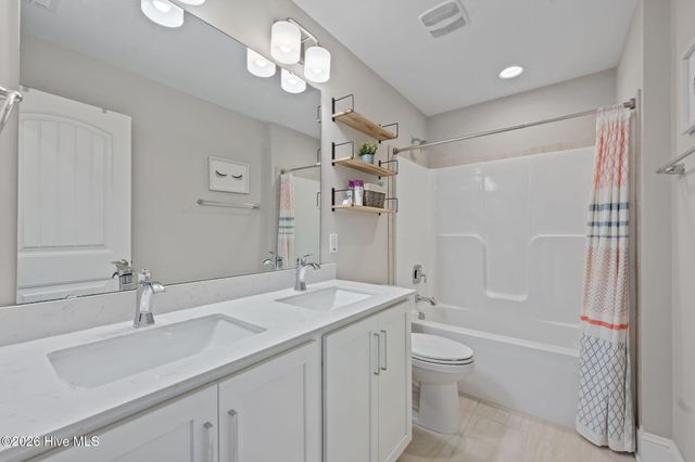 37 Lyford Cay Court, Hampstead, NC 28443