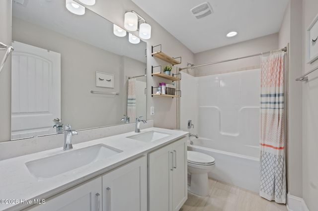 37 Lyford Cay Court, Hampstead, NC 28443