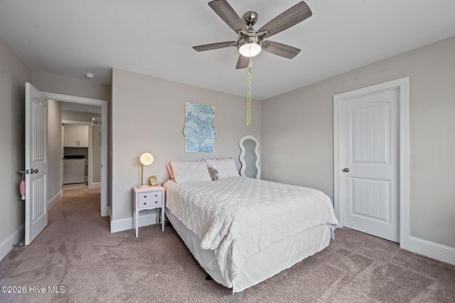 37 Lyford Cay Court, Hampstead, NC 28443