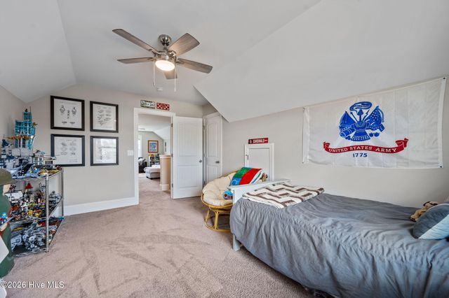 37 Lyford Cay Court, Hampstead, NC 28443