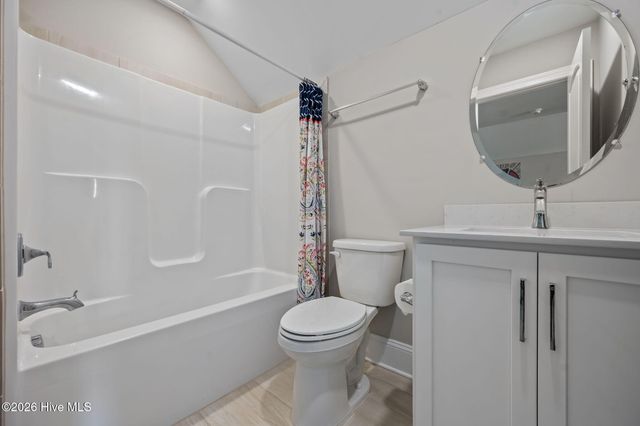 37 Lyford Cay Court, Hampstead, NC 28443