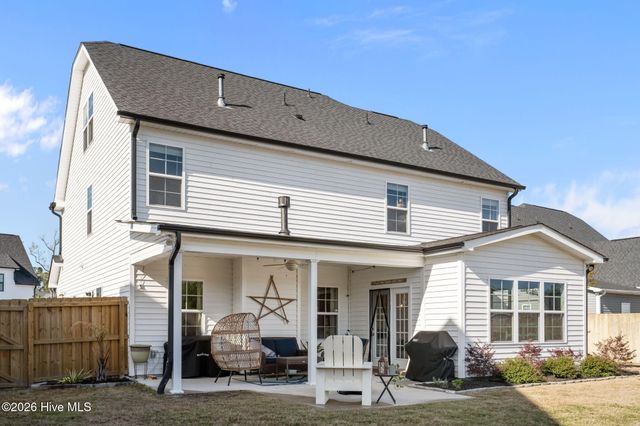 37 Lyford Cay Court, Hampstead, NC 28443