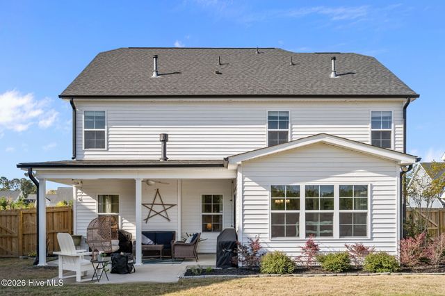 37 Lyford Cay Court, Hampstead, NC 28443