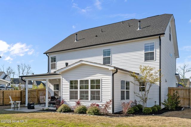 37 Lyford Cay Court, Hampstead, NC 28443