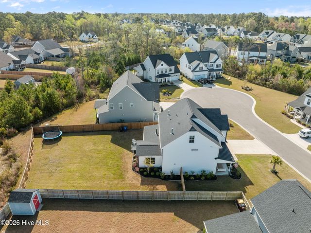 37 Lyford Cay Court, Hampstead, NC 28443