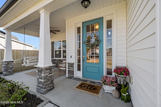 37 Lyford Cay Court, Hampstead, NC 28443