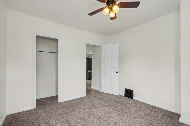 1216 22nd Avenue SW, Cedar Rapids, IA 52404