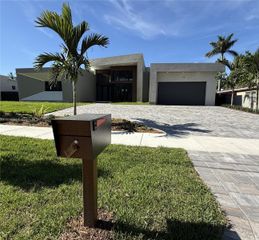 45 NW 158th St, Unincorporated Dade County, FL 33169