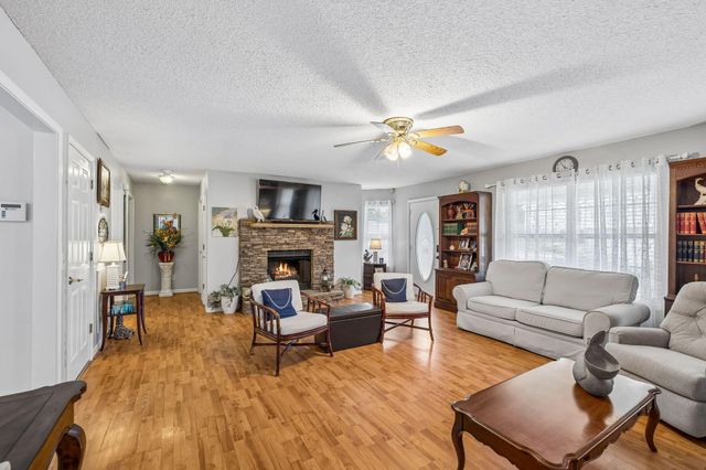 6824 Sawtooth Drive, Ooltewah, TN 37363