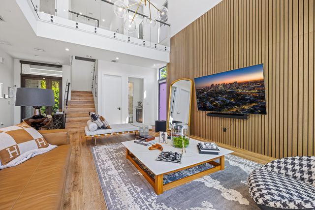 549 NE 10th Avenue, Fort Lauderdale, FL 33301