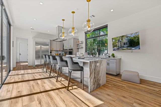 549 NE 10th Avenue, Fort Lauderdale, FL 33301