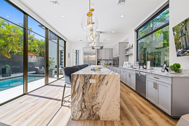 549 NE 10th Avenue, Fort Lauderdale, FL 33301