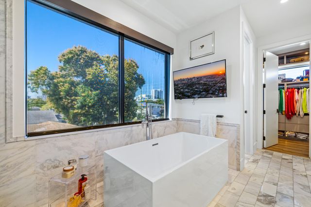 549 NE 10th Avenue, Fort Lauderdale, FL 33301