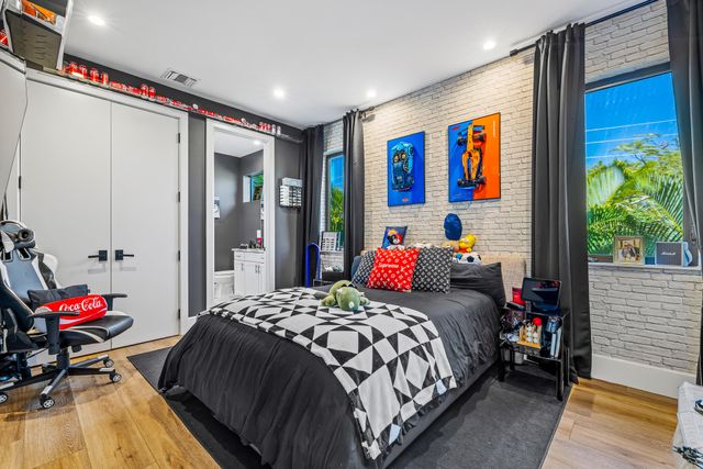 549 NE 10th Avenue, Fort Lauderdale, FL 33301