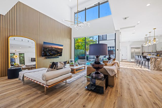 549 NE 10th Avenue, Fort Lauderdale, FL 33301