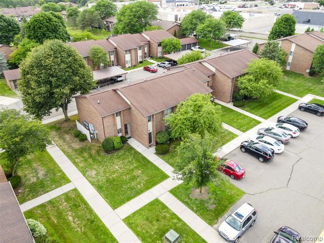 33587 Pondview Circle 114, Livonia, MI 48152