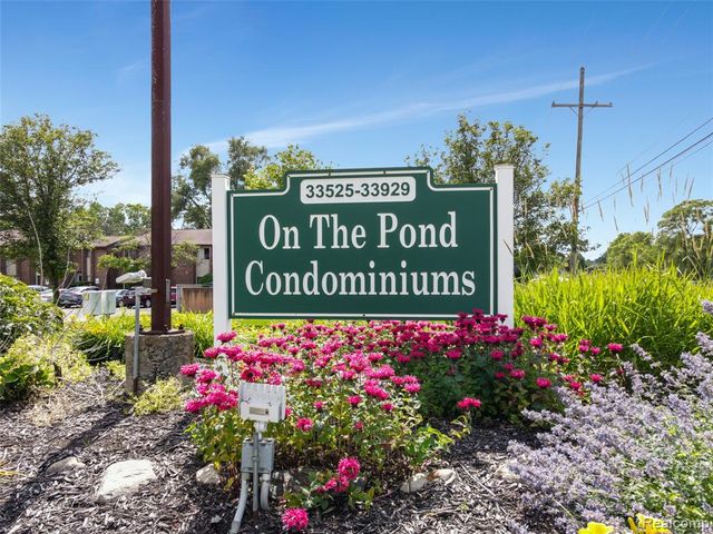 33587 Pondview Circle 114, Livonia, MI 48152