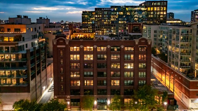 14 N Peoria Street 6H-7H, Chicago, IL 60607