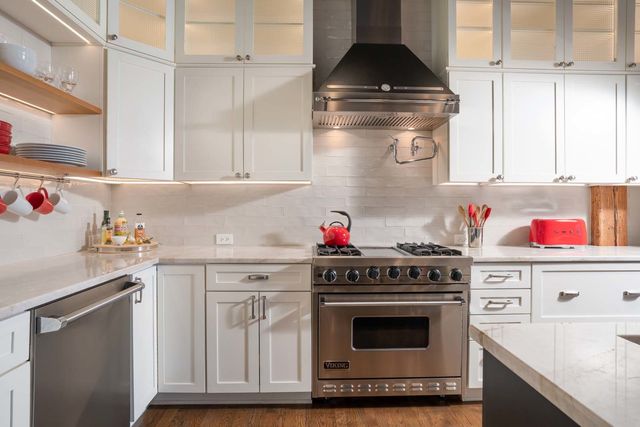 14 N Peoria Street 6H-7H, Chicago, IL 60607