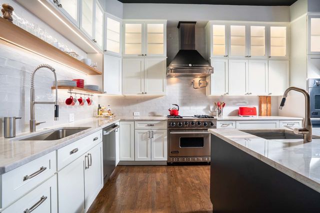 14 N Peoria Street 6H-7H, Chicago, IL 60607