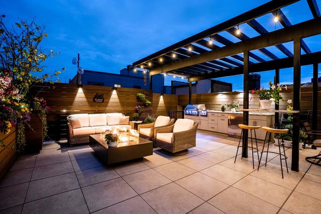 14 N Peoria Street 6H-7H, Chicago, IL 60607