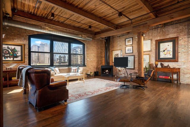 14 N Peoria Street 6H-7H, Chicago, IL 60607