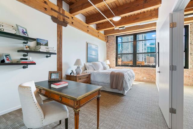 14 N Peoria Street 6H-7H, Chicago, IL 60607