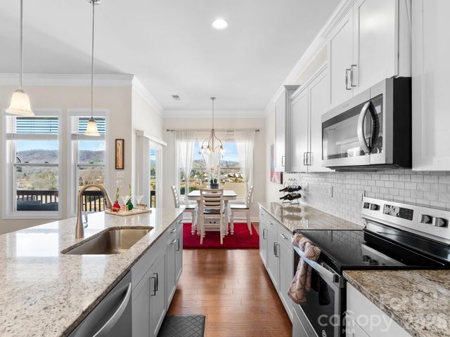 16 Southern Way Lane, Leicester, NC 28748