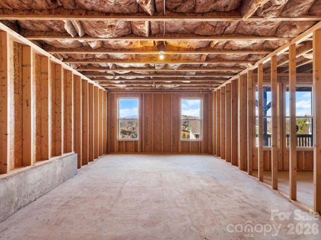 16 Southern Way Lane, Leicester, NC 28748