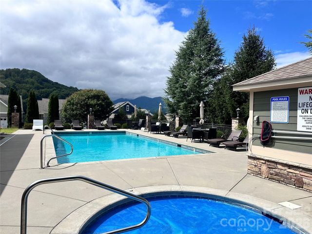 16 Southern Way Lane, Leicester, NC 28748