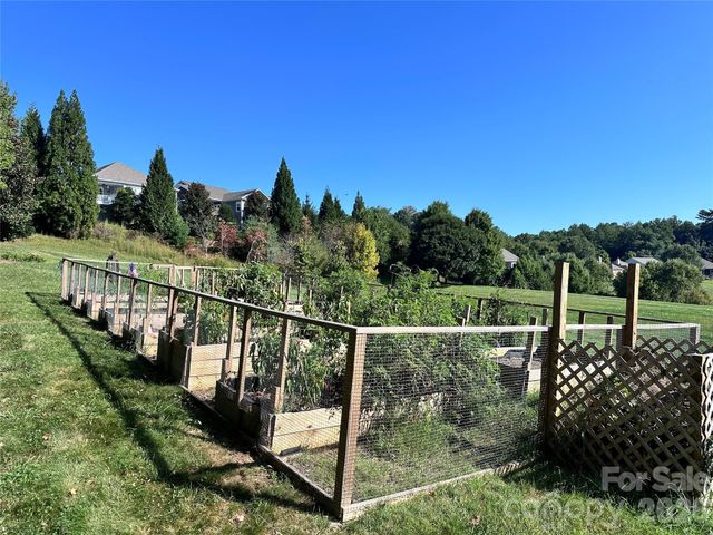 16 Southern Way Lane, Leicester, NC 28748