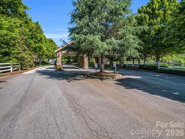 16 Southern Way Lane, Leicester, NC 28748