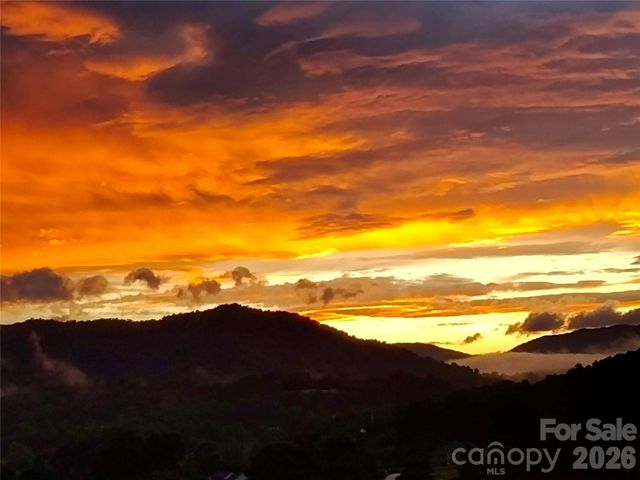 16 Southern Way Lane, Leicester, NC 28748