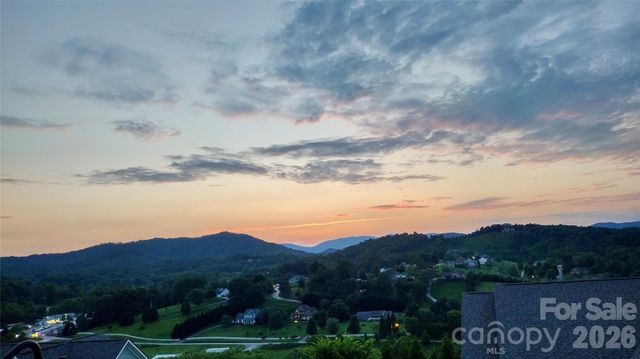 16 Southern Way Lane, Leicester, NC 28748