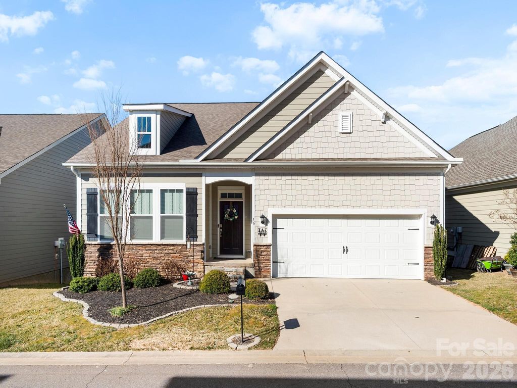 16 Southern Way Lane, Leicester, NC 28748