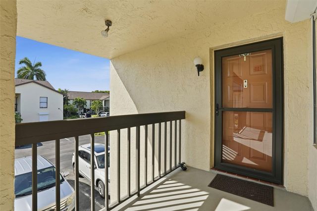 9270 LAKE PARK DRIVE 201, Fort Myers, FL 33919