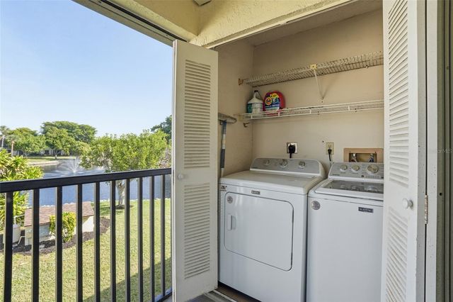 9270 LAKE PARK DRIVE 201, Fort Myers, FL 33919