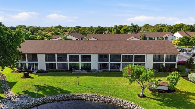 9270 LAKE PARK DRIVE 201, Fort Myers, FL 33919